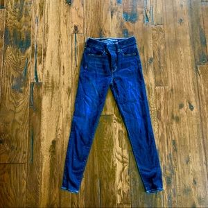 America Eagle Outfitters